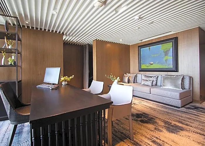 137 Pillars Residences 5*